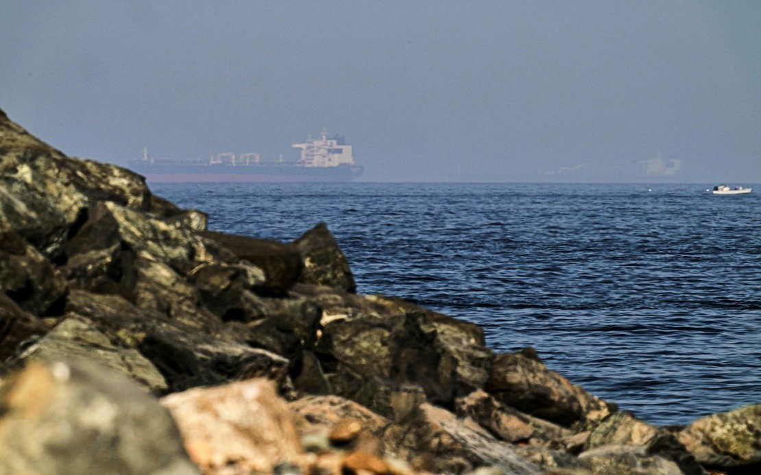 Iran and Oman Establish Temporary Shipping Corridor in Strait of Hormuz