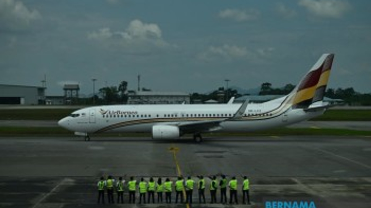 DPM Fadillah Welcomes AirBorneo's Historic Inaugural Flight at KLIA