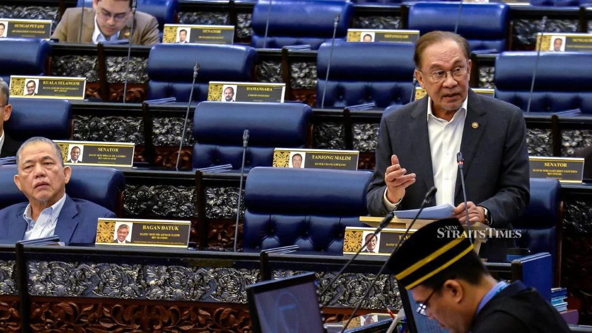 E-wallet Firms Must Compensate Fraud Victims if Security Failures Occur, Anwar Declares