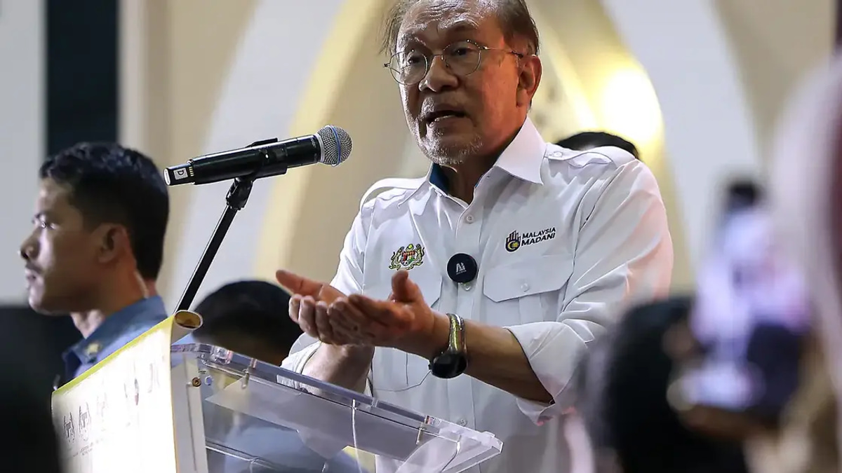 Defending Minorities Does Not Weaken Islam or Malay Rights, Anwar Insists
