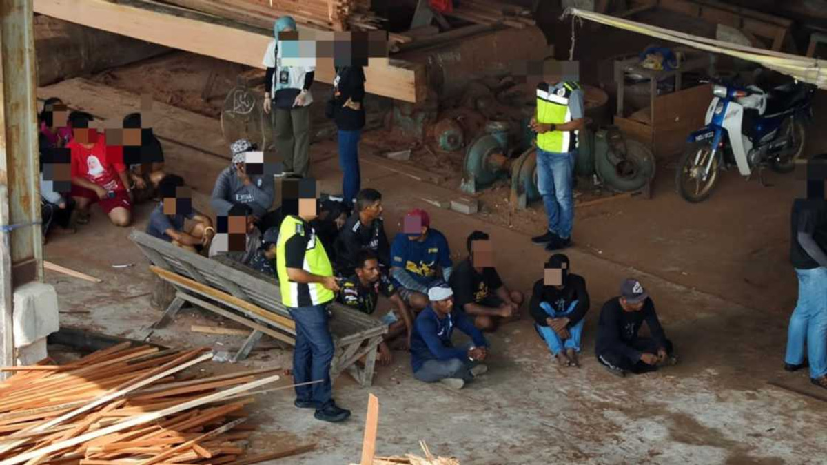 62 Foreign Nationals Detained in Selangor Crackdown on Immigration Pass Abuse
