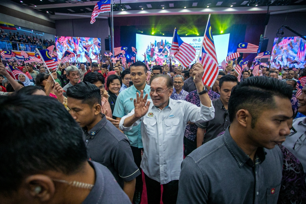 Anwar Cautions Ministers on Campaign Conduct: Freedom Within Bounds