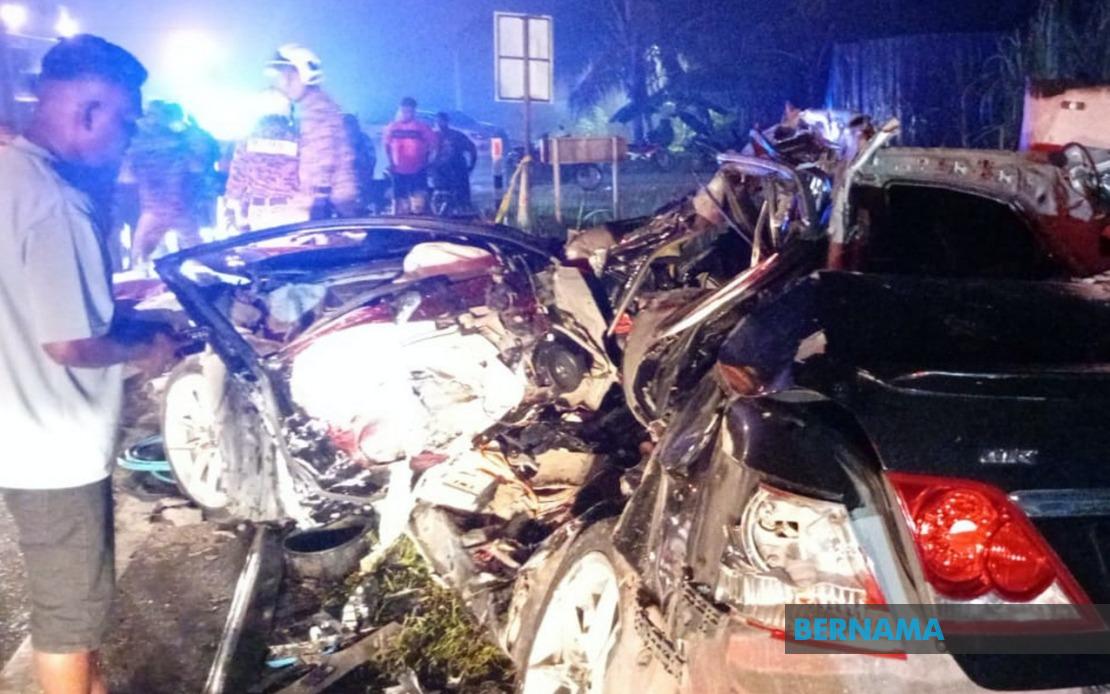 Anwar Offers Condolences to Families of Six Killed in Bentong Highway Crash