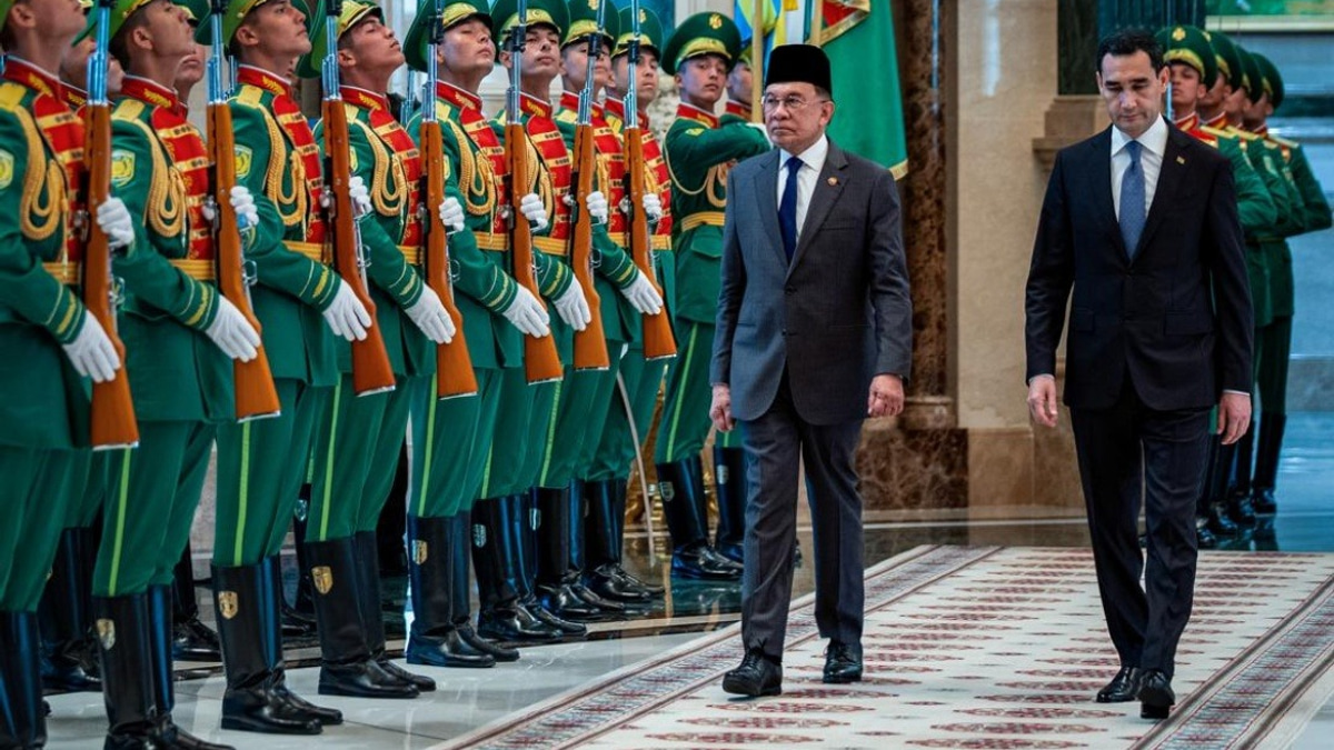 PM Anwar Receives Official Welcome in Turkmenistan, Eyes Closer Bilateral Ties