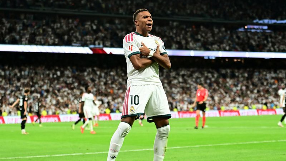 Mbappé Hat-trick Lifts Real Madrid Past Real Sociedad as Mourinho Marks Bernabeu Return
