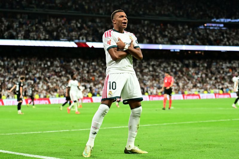 Mbappé Hat-trick Lifts Real Madrid Past Real Sociedad as Mourinho Marks Bernabeu Return