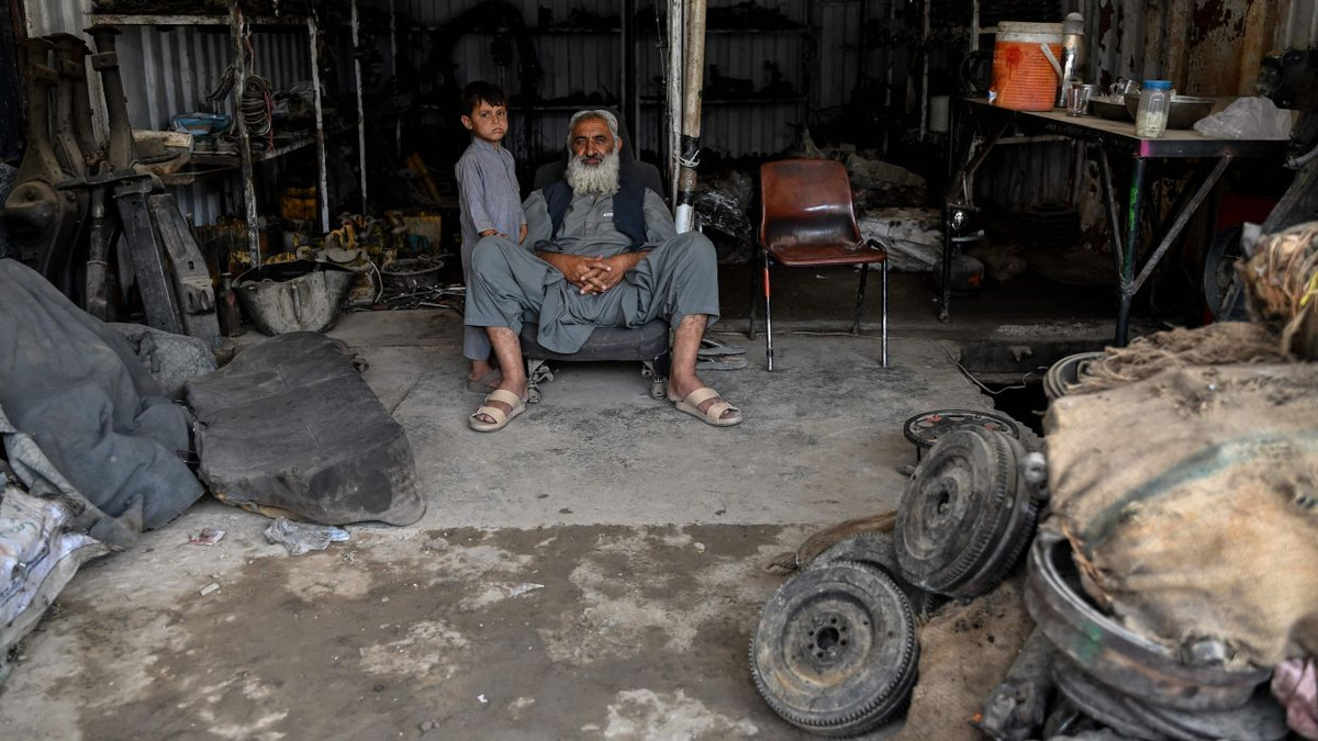 Afghan Vehicle Trade Grinds to Halt as Regional Conflicts Choke Supply Routes