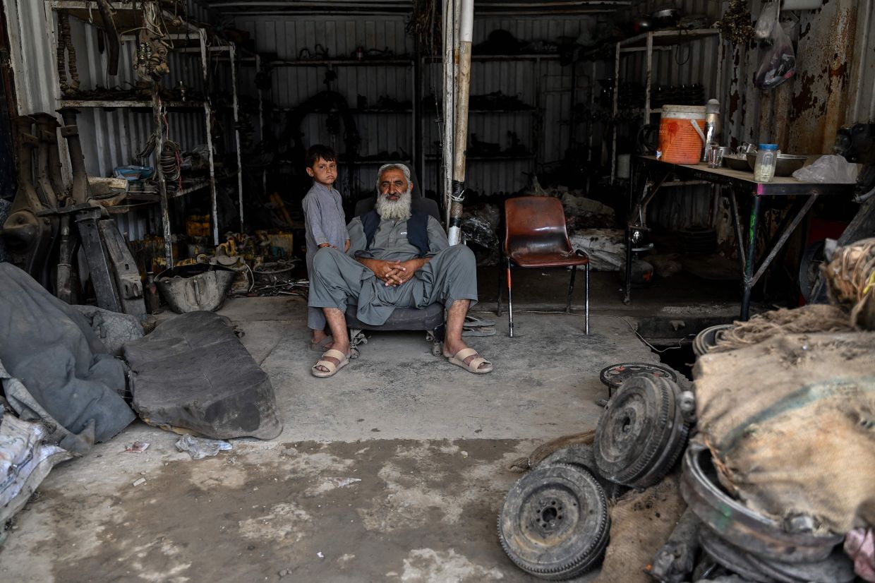 Afghan Vehicle Trade Grinds to Halt as Regional Conflicts Choke Supply Routes