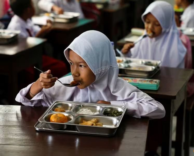 Indonesia's Free Meals Programme in Crisis as Agency Chief Quits Over Health Concerns