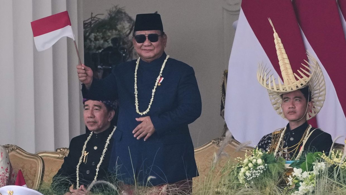 Indonesia Observes Independence Day as Earthquake Devastates Flores