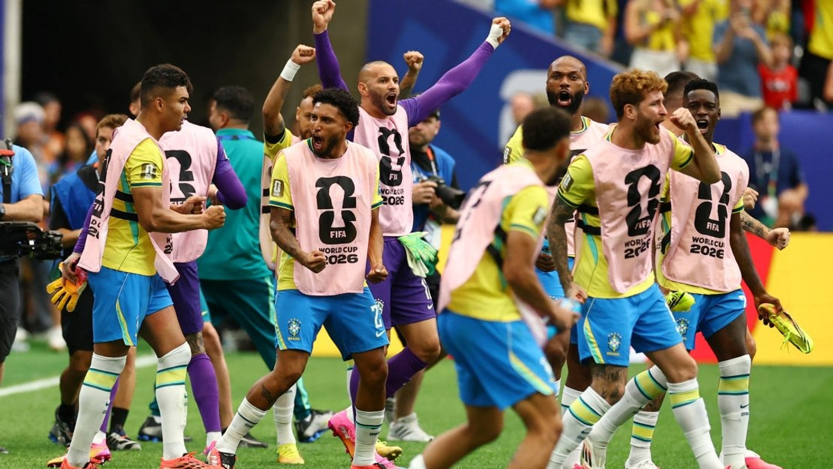 Martinelli's Stoppage-Time Strike Sends Brazil Past Japan Into World Cup Last 16