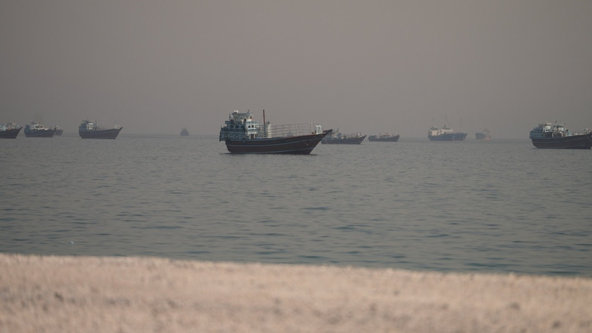 Britain and France Move to Deploy Naval Force in Hormone Strait Despite Iranian Objections