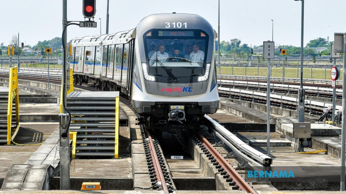 Free LRT3 Shah Alam Rides Offer Students and Commuters a Month to Experience New Transit Route