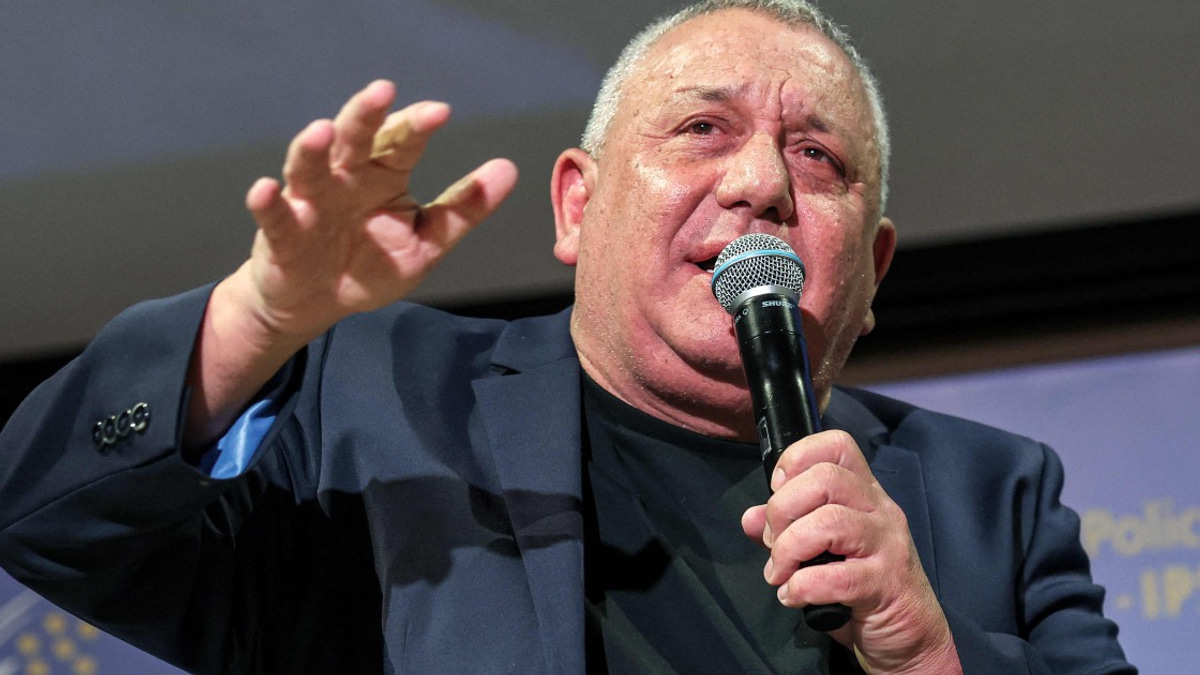 Former Israeli Army Chief Positions Himself as Netanyahu's Main Election Rival