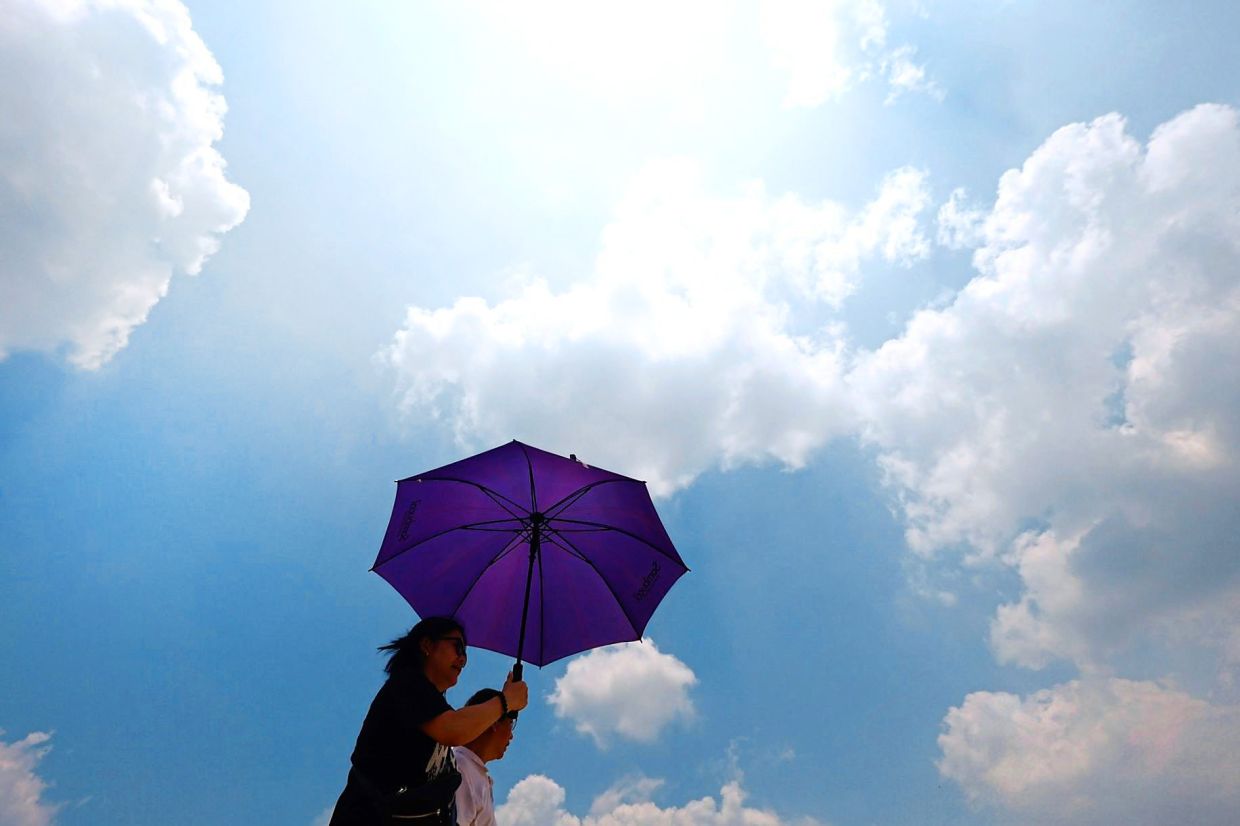 Can Human Bodies Adapt to Intensifying Heatwaves? Science Suggests Limits Are Near