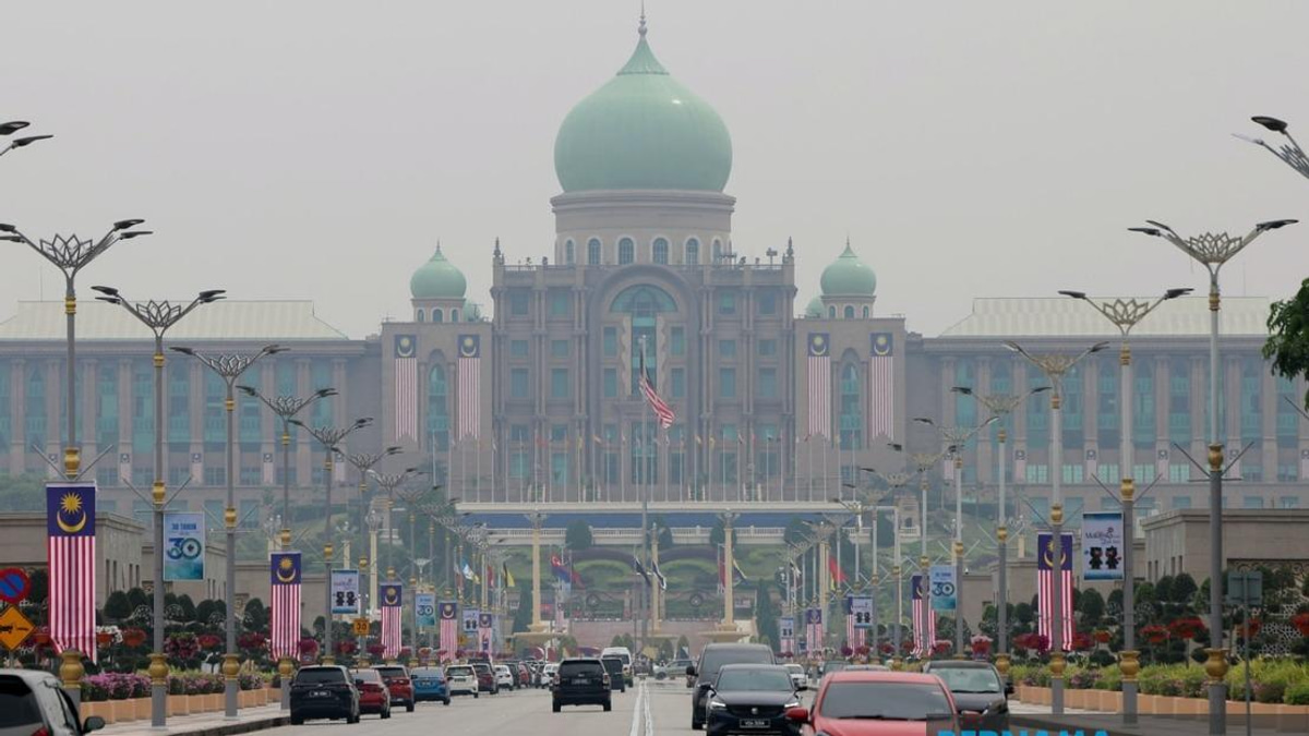 Haze Crisis Set for PM Anwar-Brunei Sultan Talks as Sarawak Chokes