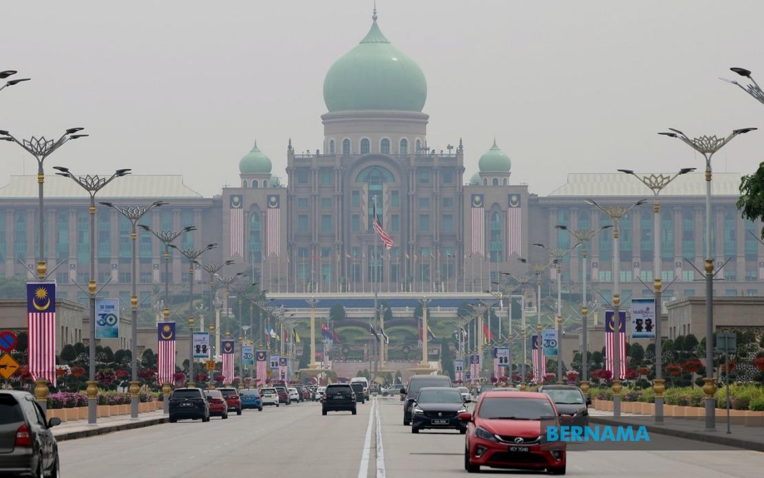Haze Crisis Set for PM Anwar-Brunei Sultan Talks as Sarawak Chokes