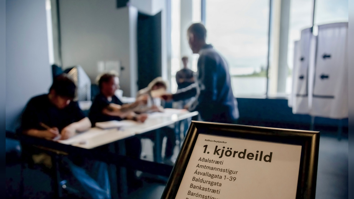 Iceland Votes to Remain Outside EU After Narrowly Rejecting Membership Talks