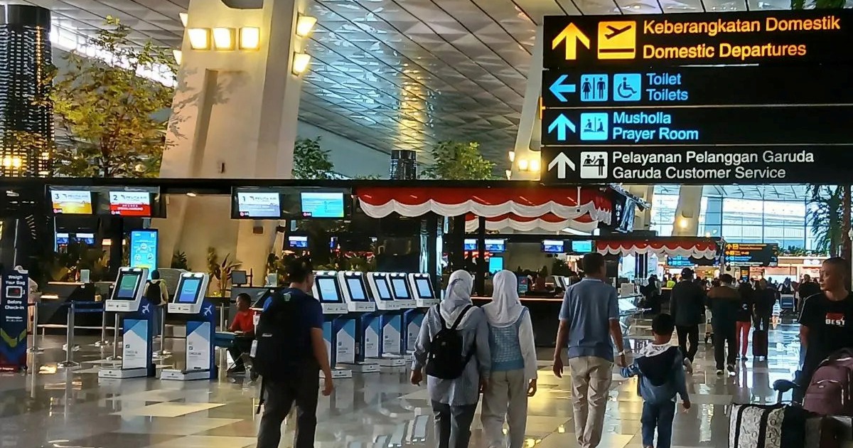 Malaysian pilot held at Indonesian airport for smuggling 70,000 ecstasy pills