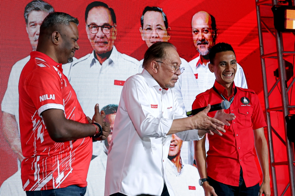 Anwar Reiterates Apology to Indian Community, Emphasises National Unity