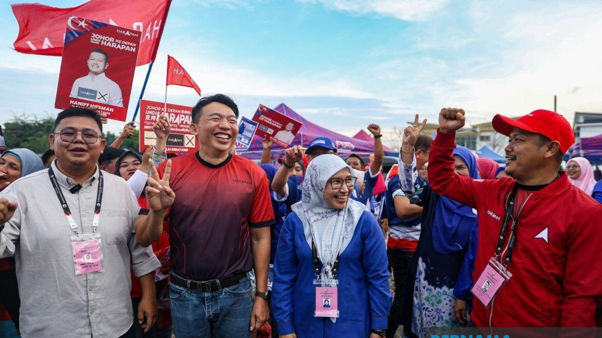 Johor Campaign Trail Shows Democratic Maturity as Rival Candidates Meet Amicably at Pontian Night Market