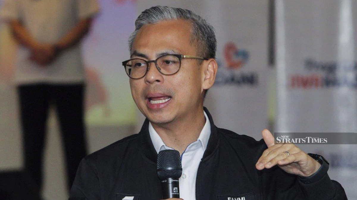 Communications Minister Fahmi calls on Johor voters abroad to return for state polls