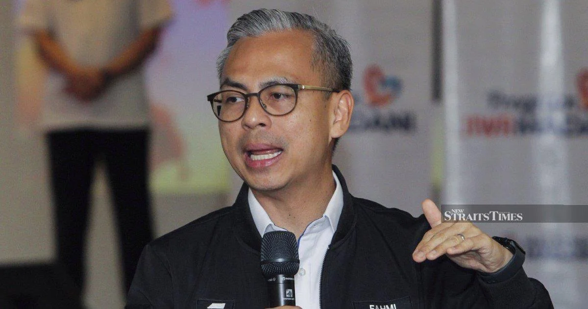 Communications Minister Fahmi calls on Johor voters abroad to return for state polls