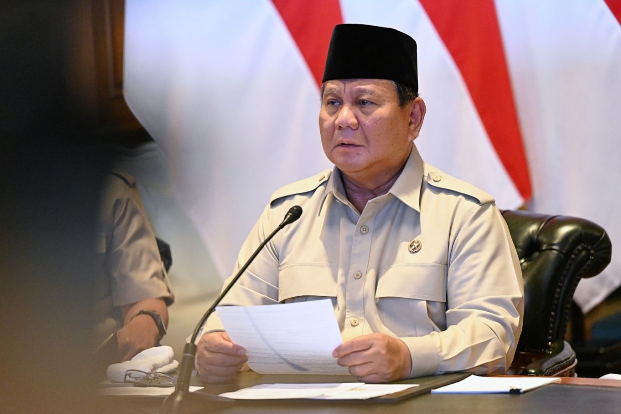 Prabowo's Approval Rating Plummets to 51.1% as Extended Political Honeymoon Draws to a Close