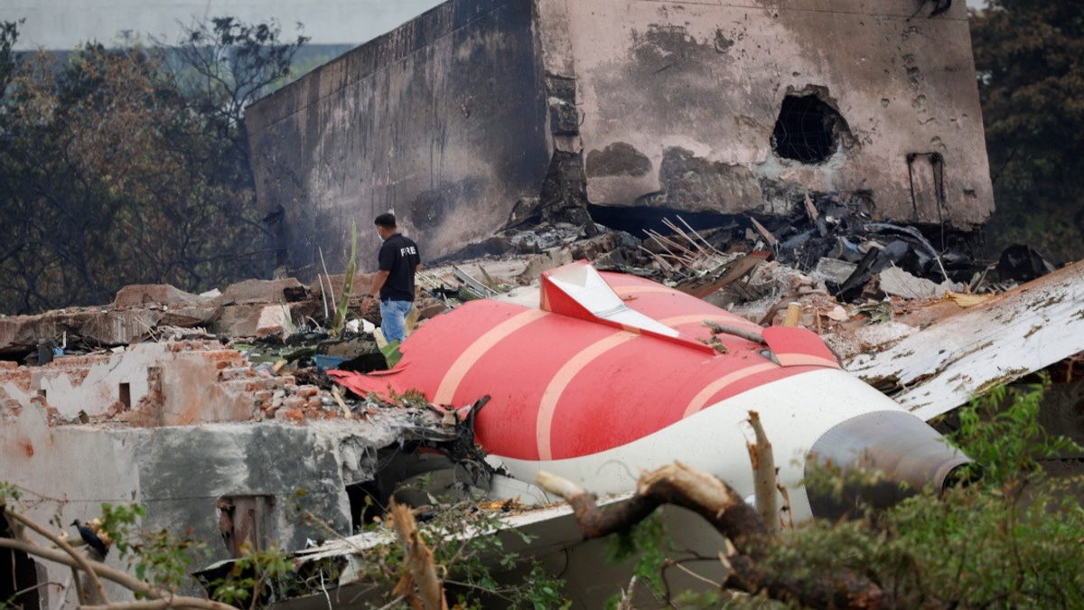India Finds No Defects in Fuel Switch of 2025 Air India Crash Aircraft