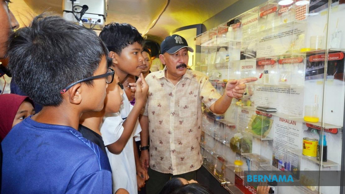 Malaysia Airlines Implements Mandatory Drug Screening for All Pilots and Cabin Crew