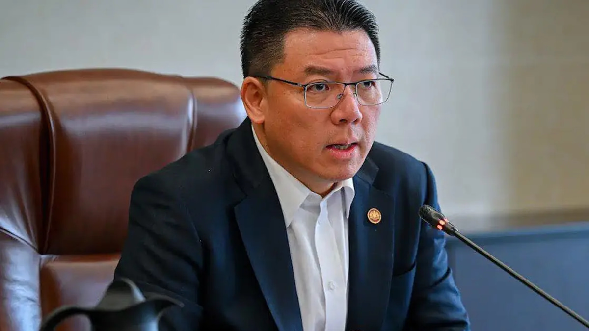 DAP Deputy Chairman Clarifies Resignation Stance Over Najib's Potential Release