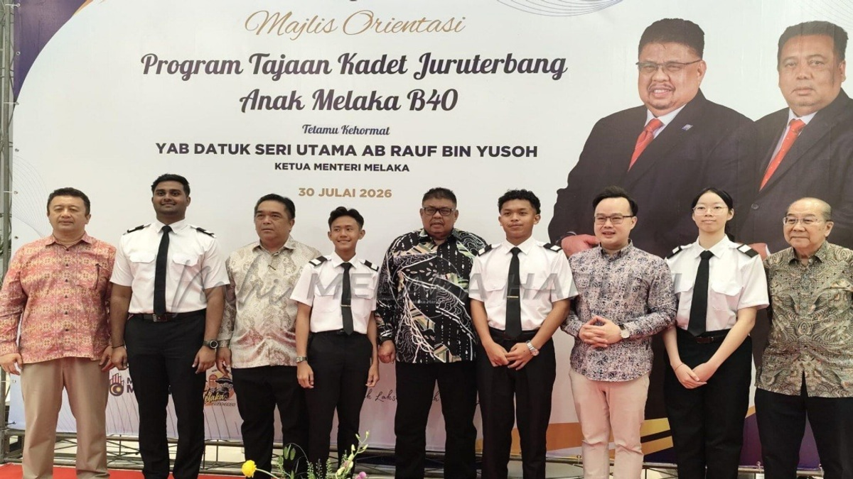 Melaka to Sponsor 20 B40 Students for Cadet Pilot Training Through RM10 Million Programme