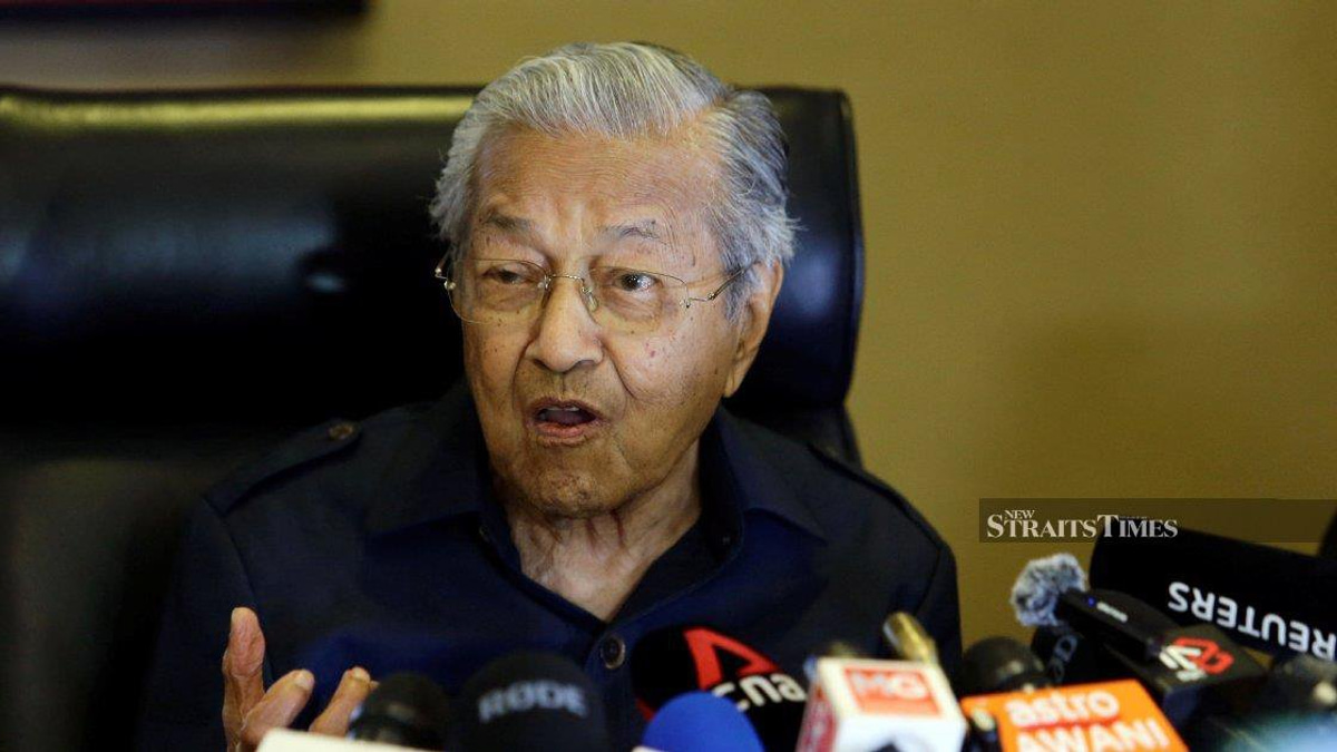 Dr Mahathir's RM150 Million Defamation Case Against Anwar in Limbo Pending Health Assessment