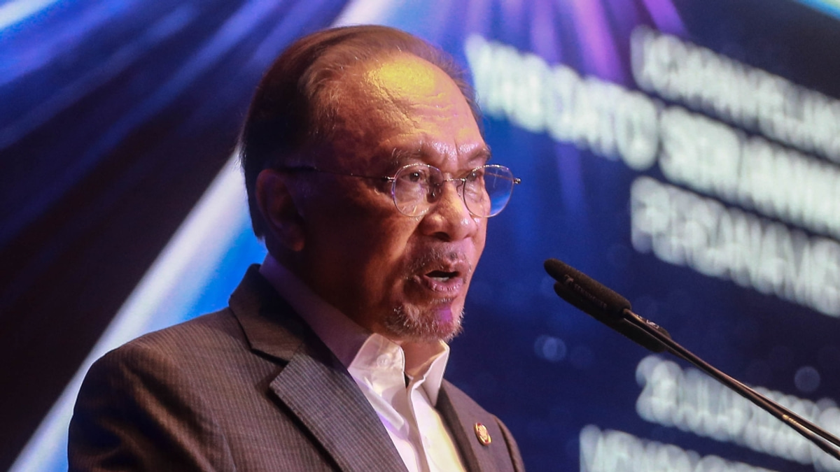 Anwar Calls for Strong Turnout in Negeri Sembilan Election, Promising Stability and Economic Growth