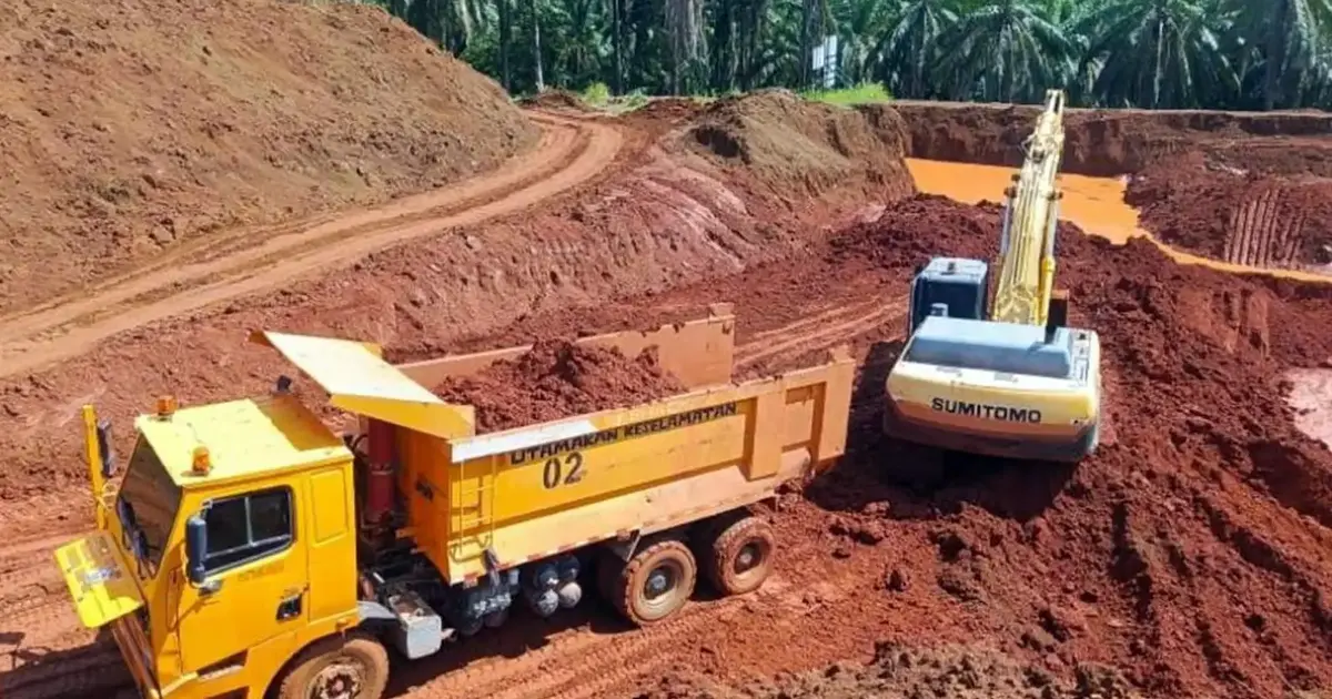Nine Arrested as Police Uncover Illegal Bauxite Mining Operation on Felda Land