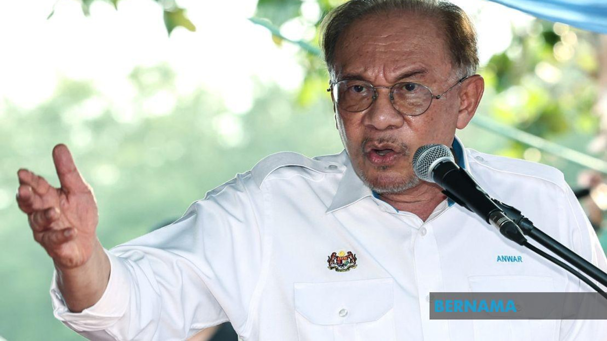 Economic Growth Must Reach All Malaysians, Says PM Anwar