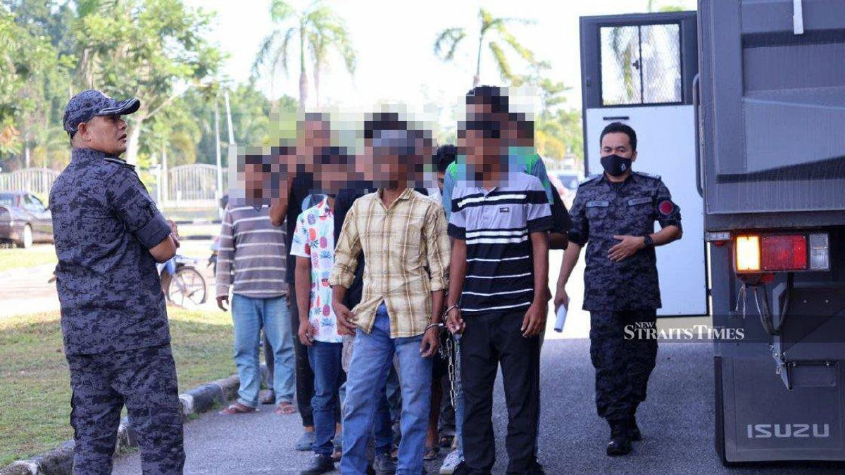 Kelantan Court Penalizes 19 Undocumented Migrants for Immigration Violations