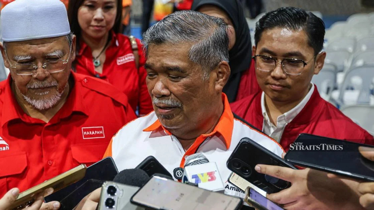 Mohamad Sabu Challenges PAS Credibility, Warns Voters Against Following Political Directives