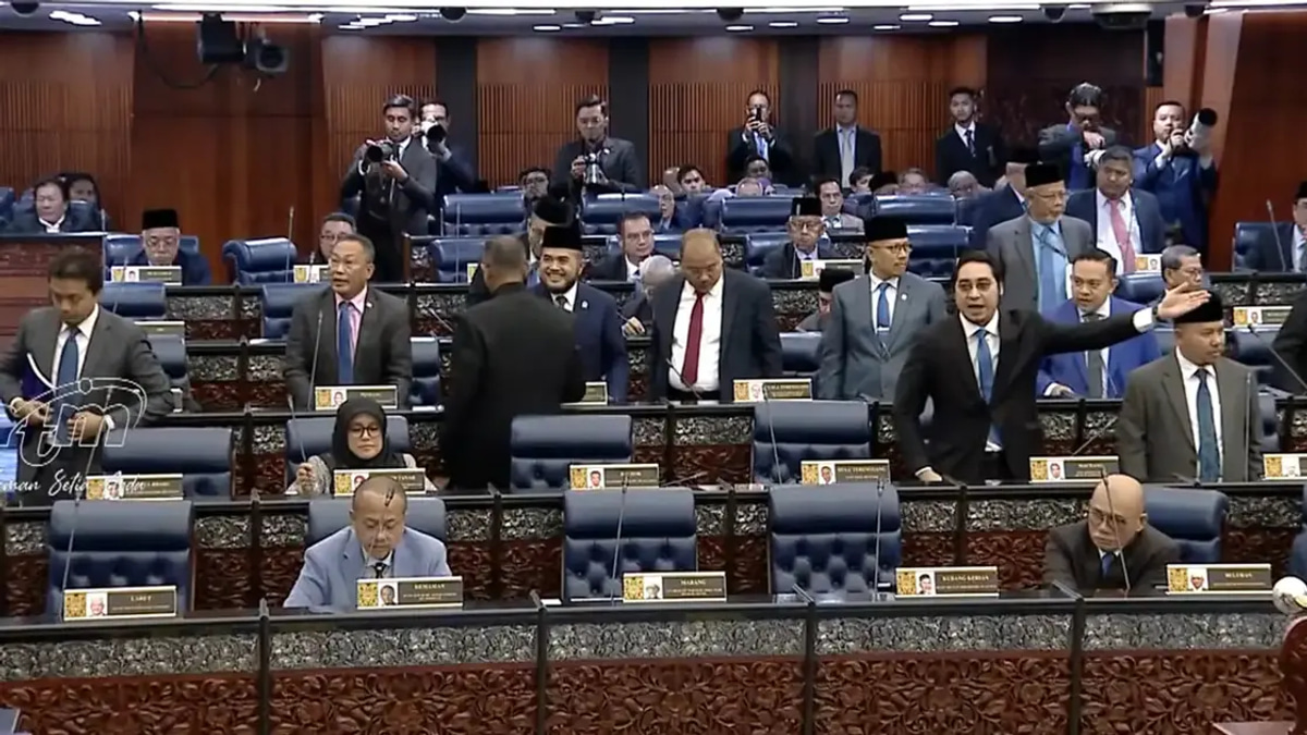 Fahmi Commends Bersatu MPs for Engaging in Tabung Haji RCI Proceedings
