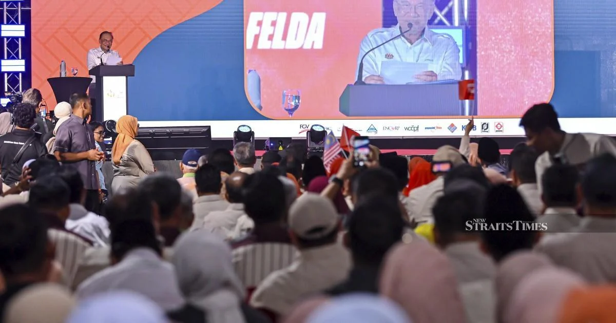 Anwar Urges Felda to Break Cycle of Debt, Learn from Previous Mismanagement