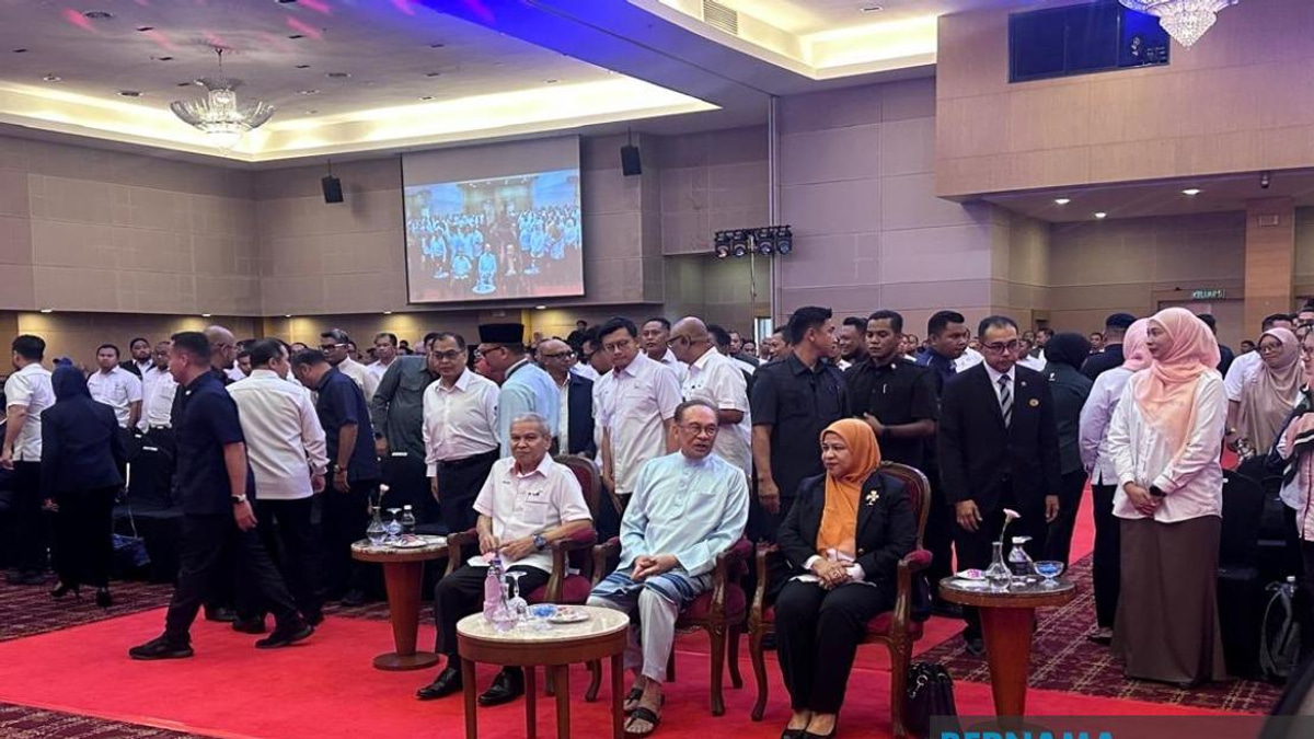 Anwar Awaits Full FELDA Investigation Report Before Public Disclosure