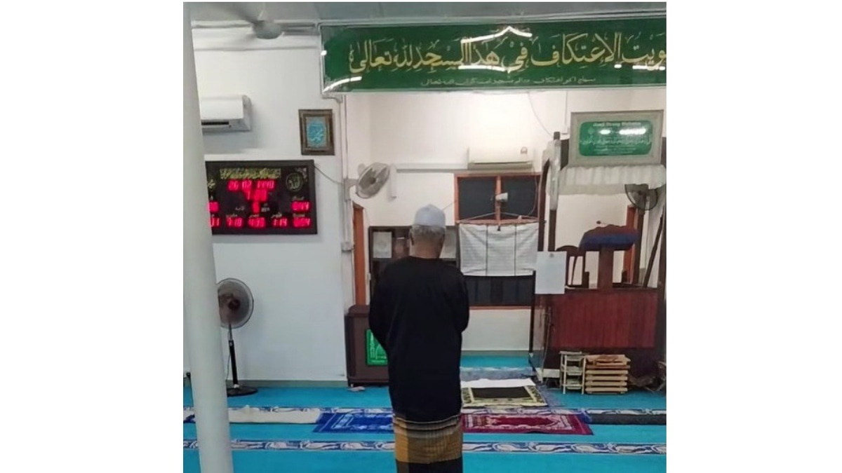 Mersing Mosque Gains Unexpected Attention Over Low Attendance Viral Video