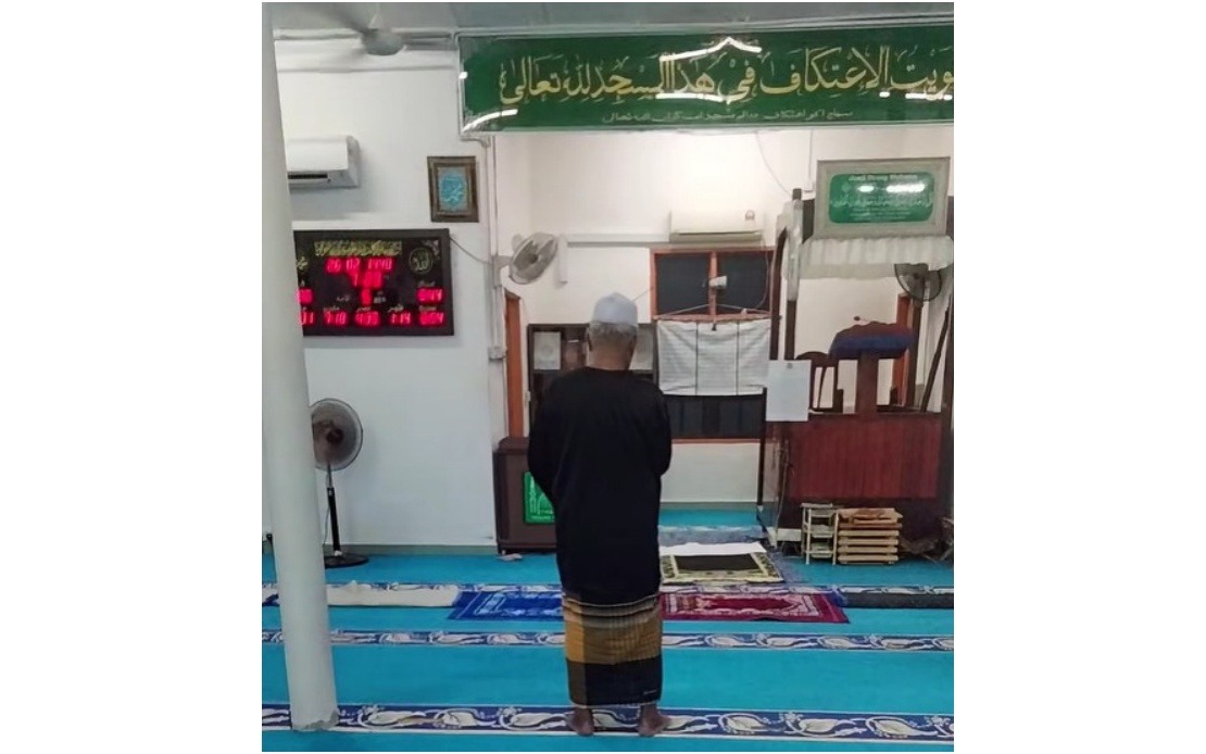 Mersing Mosque Gains Unexpected Attention Over Low Attendance Viral Video
