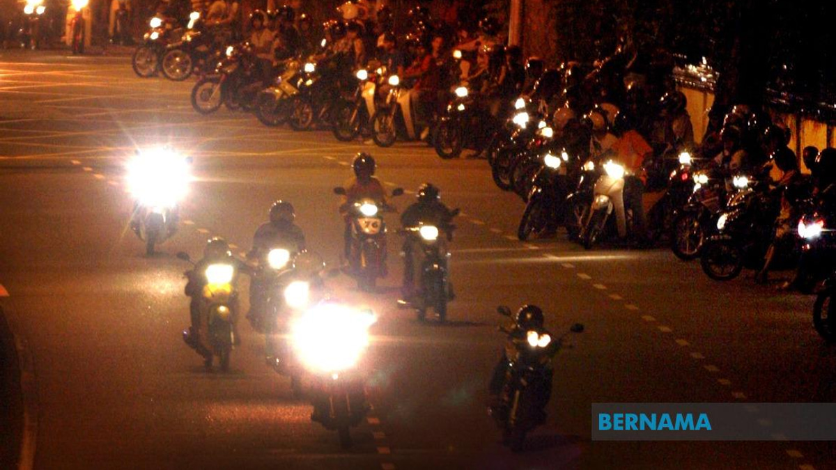 Malaysian MPs Push for Tougher Illegal Racing Laws: Licence Revocation and Rehabilitation