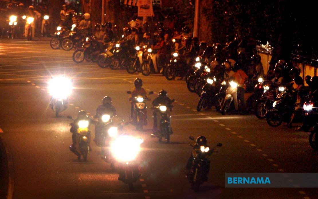 Malaysian MPs Push for Tougher Illegal Racing Laws: Licence Revocation and Rehabilitation
