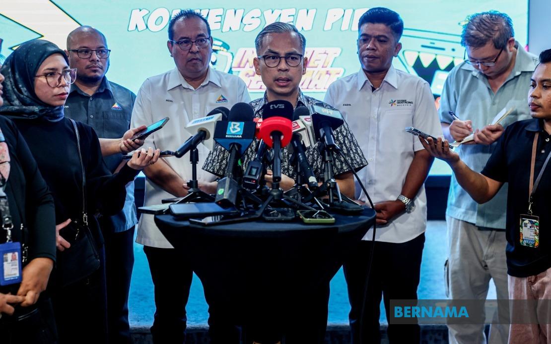 Parents Must Monitor Children's AI Use, Warns Fahmi Fadzil