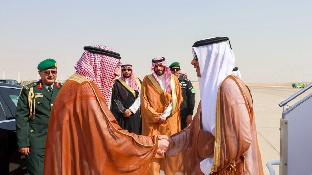 Qatar's Premier Visits Saudi Arabia to Push Regional Dialogue and Stability