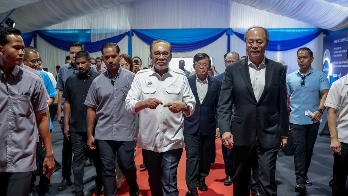 Malaysia's Balanced Foreign Policy Attracts Global Investors, Says Anwar