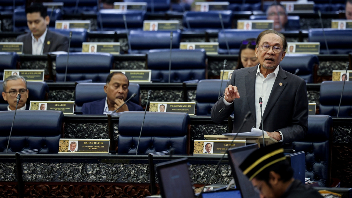 Anwar Commits to Protecting Journalists from Arbitrary Action