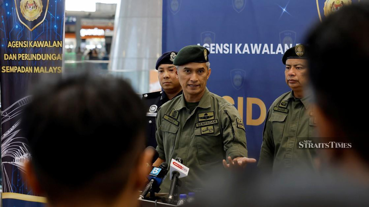 Malaysia Airlines Pilot's Baggage Cleared by AVSEC, Not MCBA Border Officials
